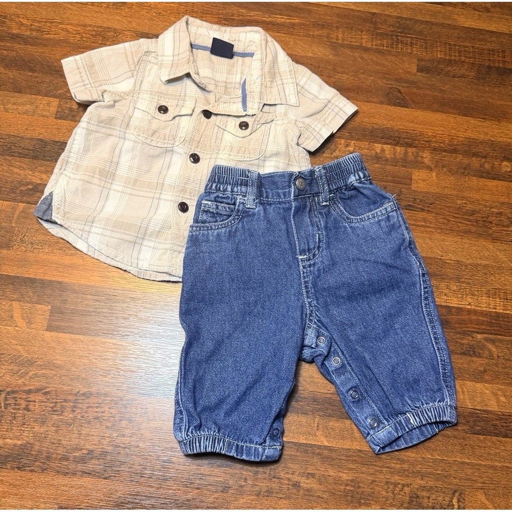 Vintage Y2K Gap baby boy outfit 0-3 months. Gap Classic jeans and plaid shirt.